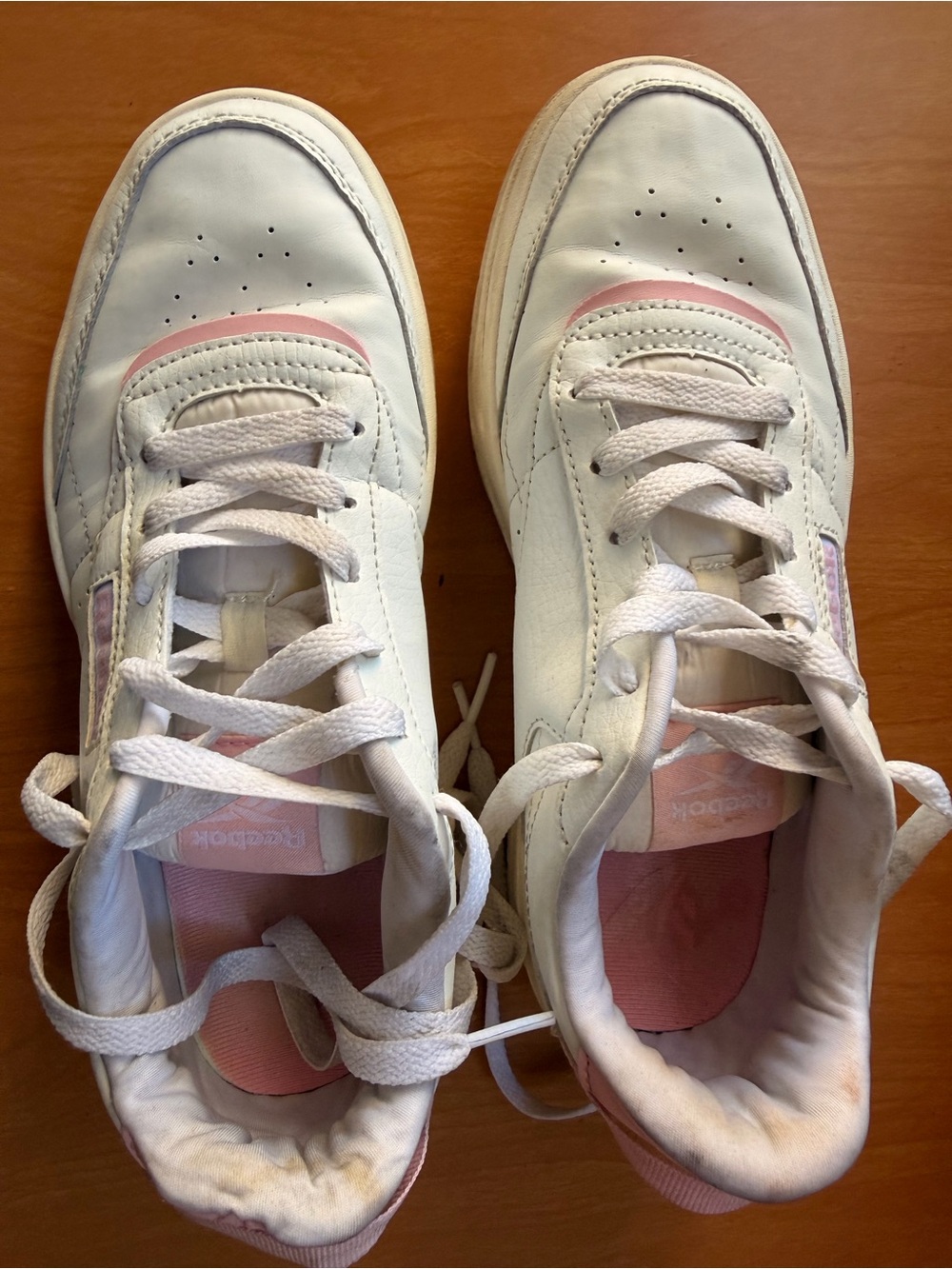 Reebok Women's White and Pink Leather Low-Top Sneakers